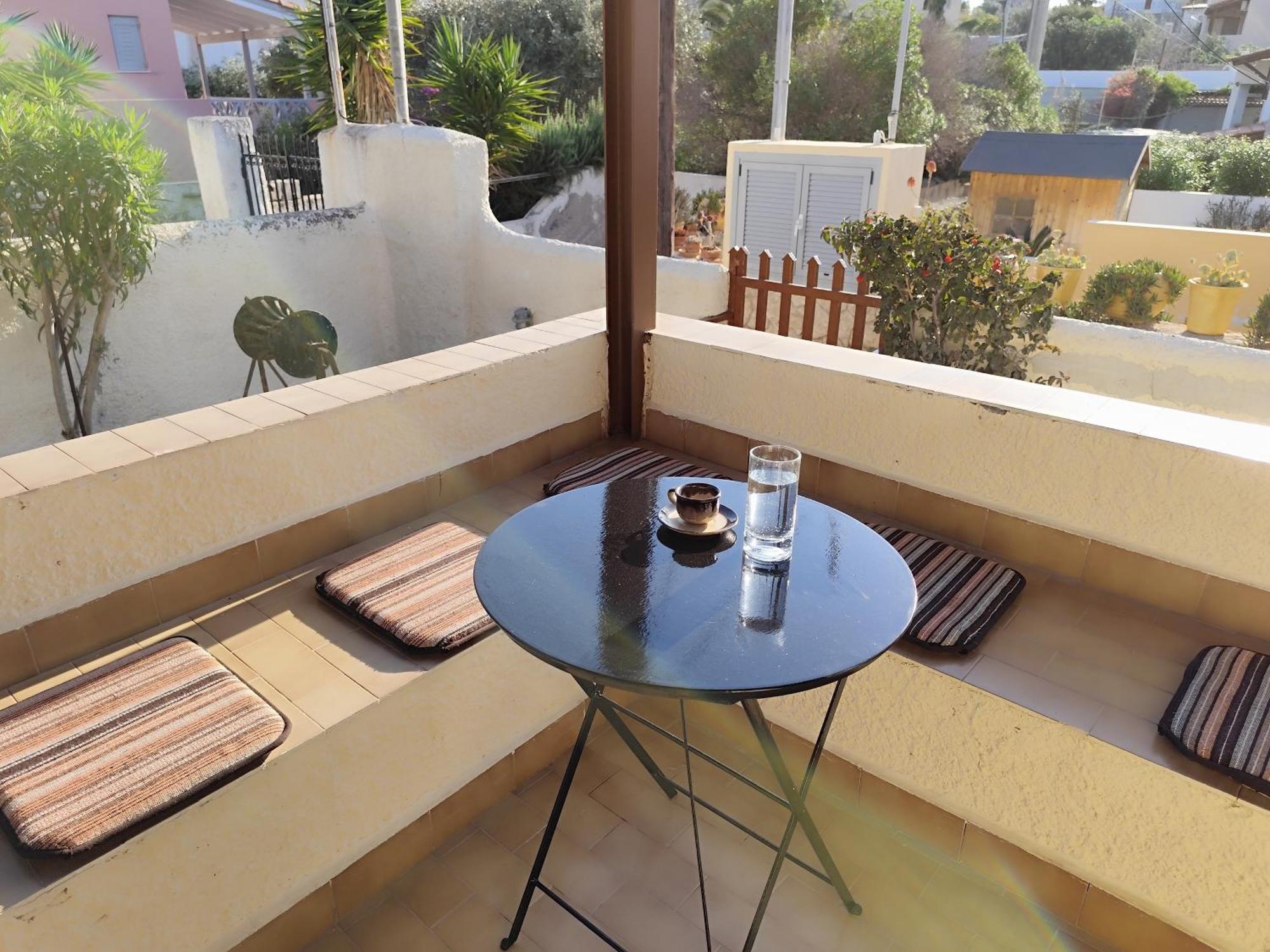 Mairi's Summerhouse - Seaside, En-suite, 2-bedroom Summerhouse Apartment Souvala